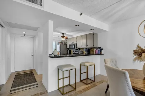 21 Royal Palm Way Boca Raton FL 33432
