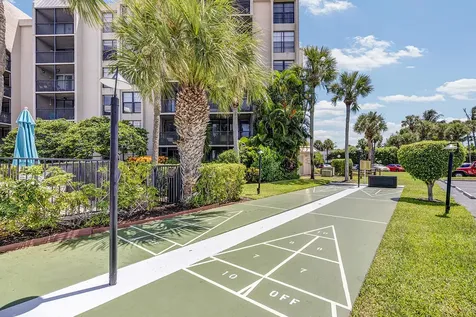 21 Royal Palm Way Boca Raton FL 33432