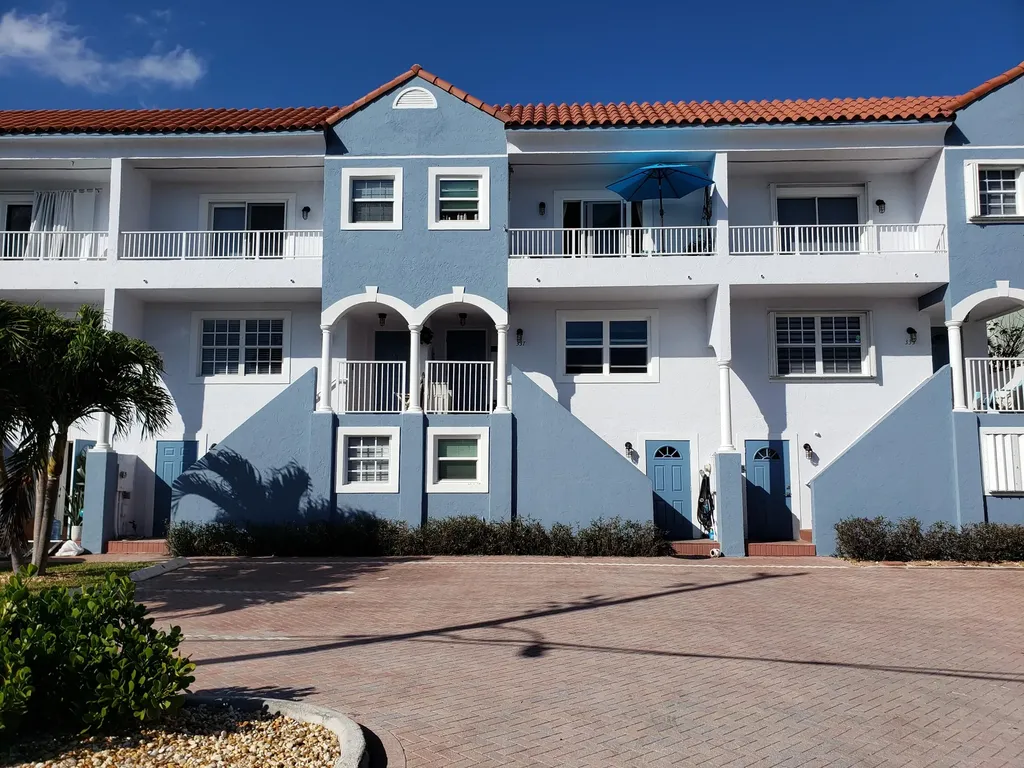 339 Virginia Street Hollywood FL 33019
