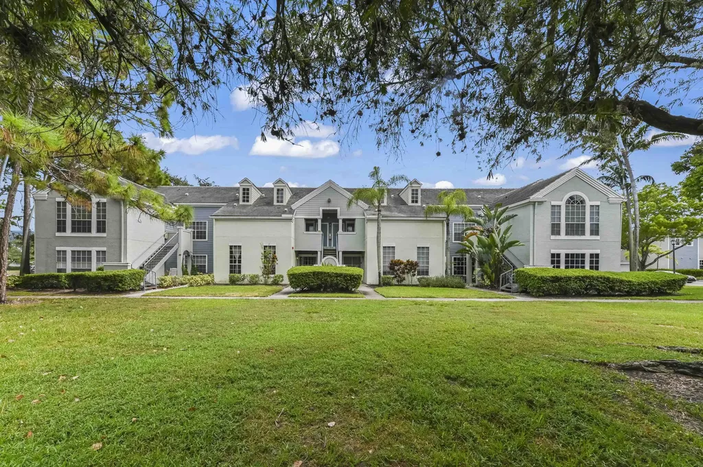 1205 Crystal Way Delray Beach FL 33444