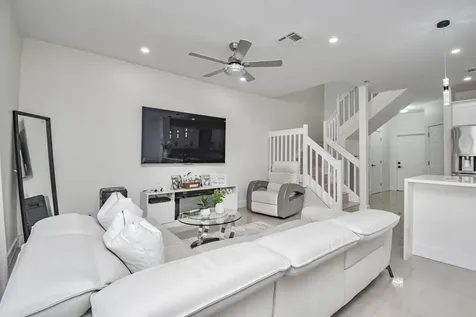 819 Nw 42 Place Deerfield Beach FL 33064