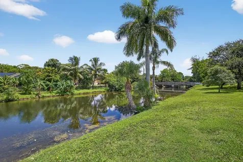 108 Village Walk Drive Royal Palm Beach FL 33411