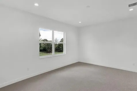 6783 68th Square Vero Beach FL 32967