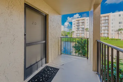 2828 Tennis Club Drive West Palm Beach FL 33417