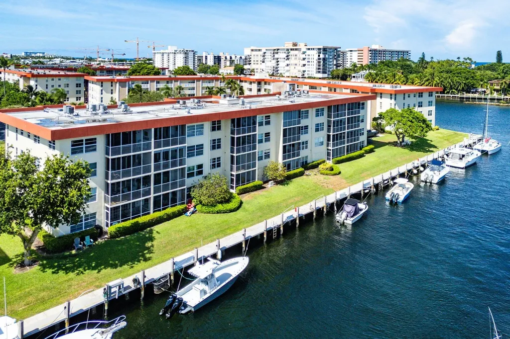 3050 Ne 48th Court Lighthouse Point FL 33064