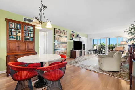 3050 Ne 48th Court Lighthouse Point FL 33064