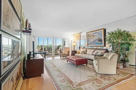 3050 Ne 48th Court Lighthouse Point FL 33064