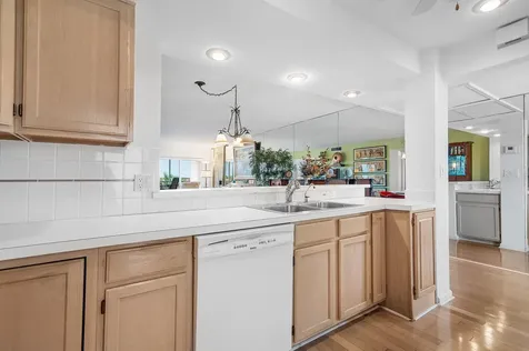 3050 Ne 48th Court Lighthouse Point FL 33064