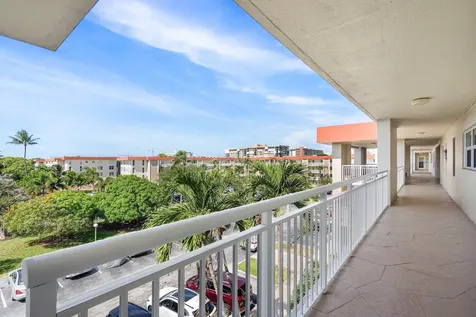 3050 Ne 48th Court Lighthouse Point FL 33064
