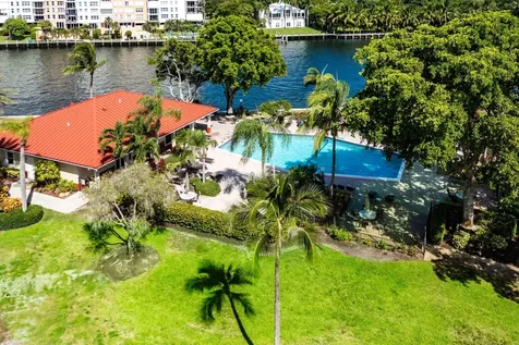 3050 Ne 48th Court Lighthouse Point FL 33064