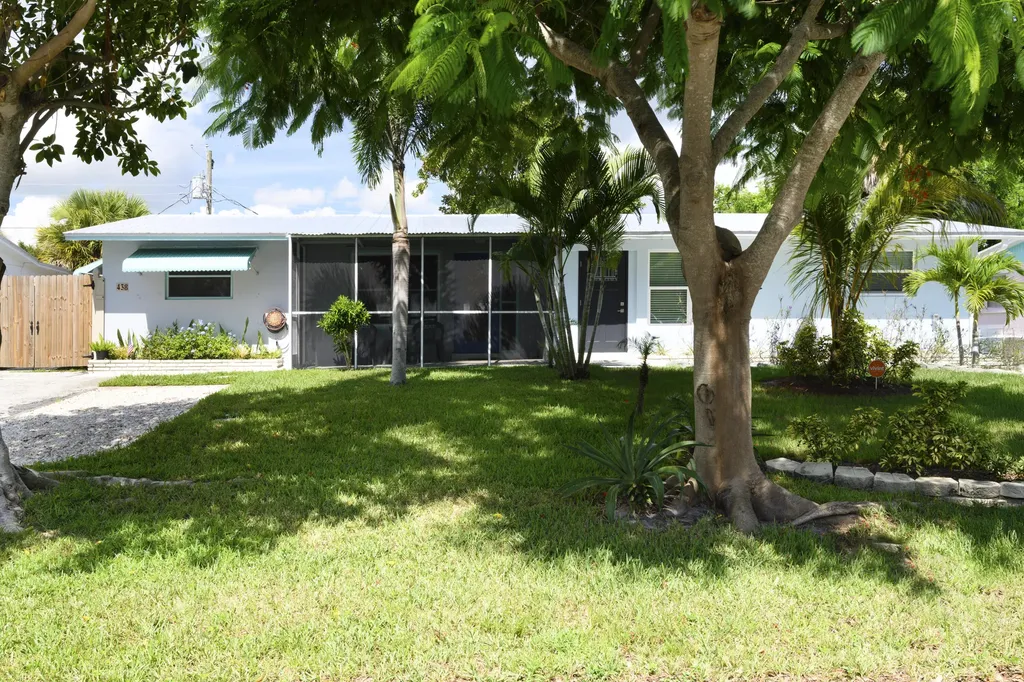 438 Se Fini Drive Stuart FL 34996