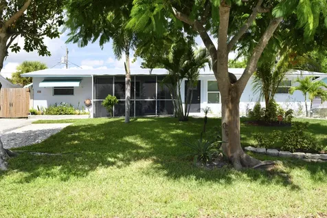 438 Se Fini Drive Stuart FL 34996