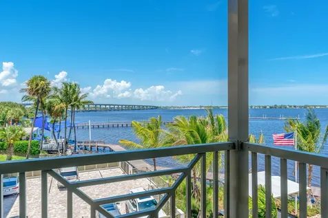 41 SW Seminole Street Stuart FL 34994