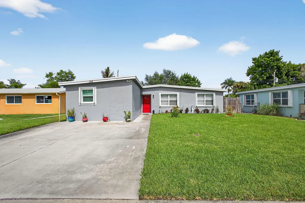 754 Hibiscus Drive Royal Palm Beach FL 33411