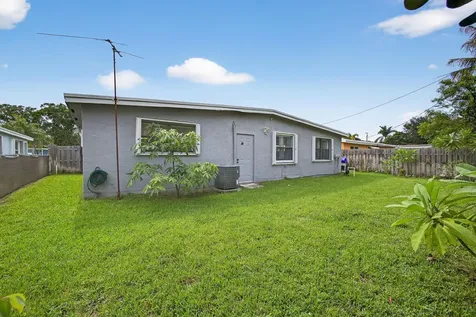 754 Hibiscus Drive Royal Palm Beach FL 33411