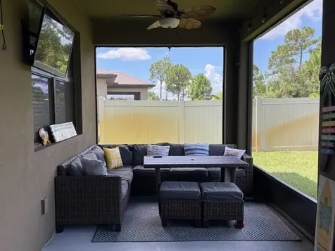 571 Se Old Country Road Palm Bay FL 32909