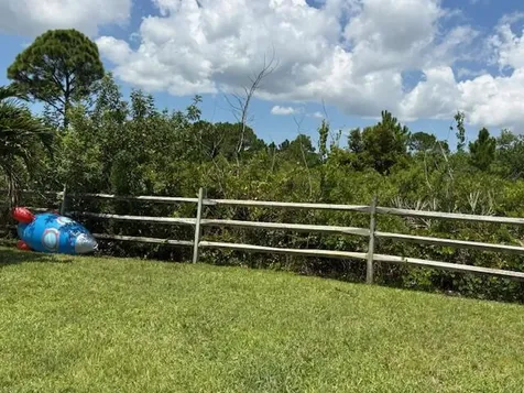 571 Se Old Country Road Palm Bay FL 32909