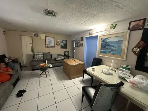 3197 Nw 100 Street Miami FL 33147