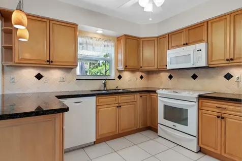 2720 Se 2nd Court Pompano Beach FL 33062