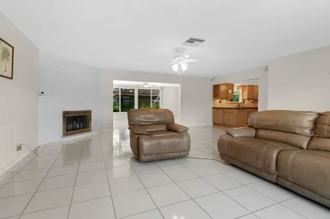 2720 Se 2nd Court Pompano Beach FL 33062