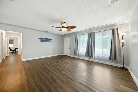 2898 Se 1st Place Boynton Beach FL 33435