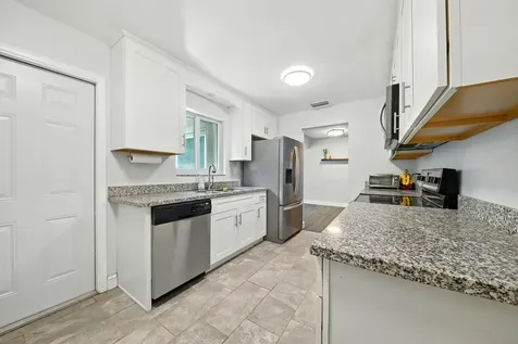 2898 Se 1st Place Boynton Beach FL 33435