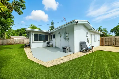 2898 Se 1st Place Boynton Beach FL 33435