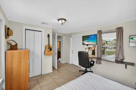 1136 W 7th Street Riviera Beach FL 33404