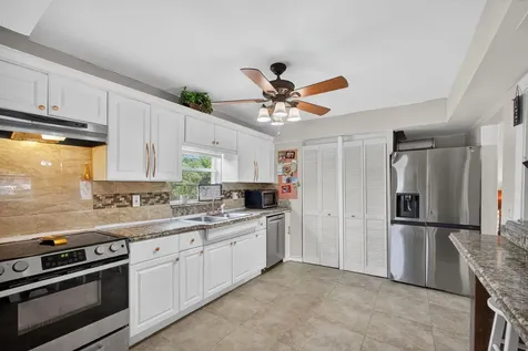 1136 W 7th Street Riviera Beach FL 33404