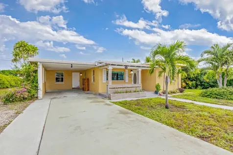 1136 W 7th Street Riviera Beach FL 33404