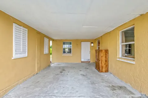 1136 W 7th Street Riviera Beach FL 33404