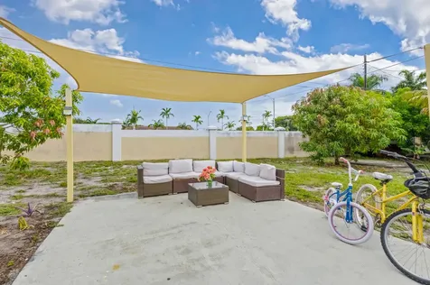 1136 W 7th Street Riviera Beach FL 33404