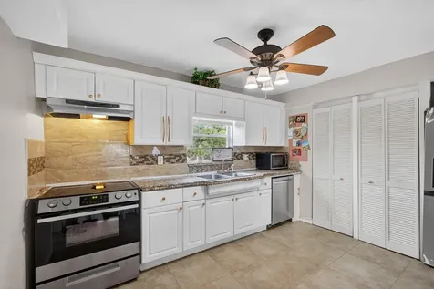 1136 W 7th Street Riviera Beach FL 33404