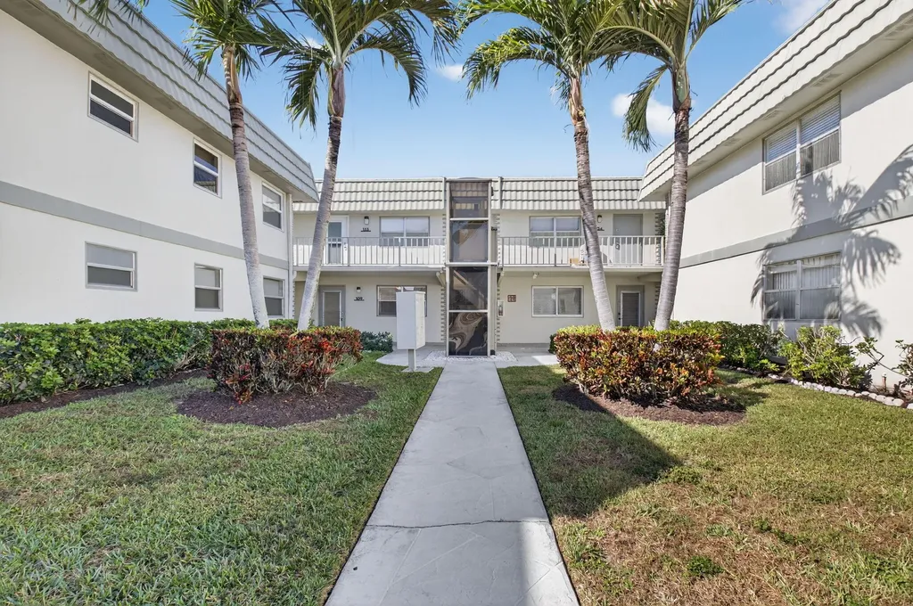 109 Monaco C Delray Beach FL 33446