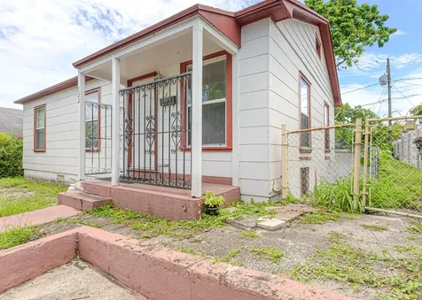 822 30th Court West Palm Beach FL 33407