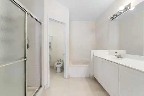 8022 Nw 114th Place Doral FL 33178