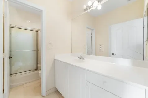 8022 Nw 114th Place Doral FL 33178