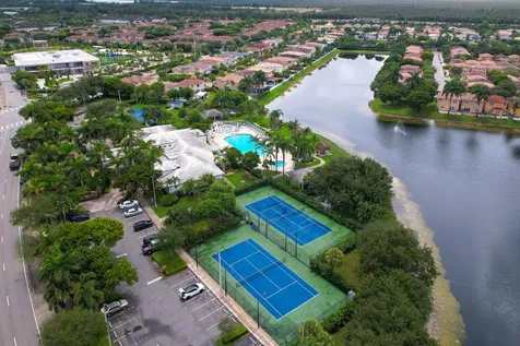 8022 Nw 114th Place Doral FL 33178