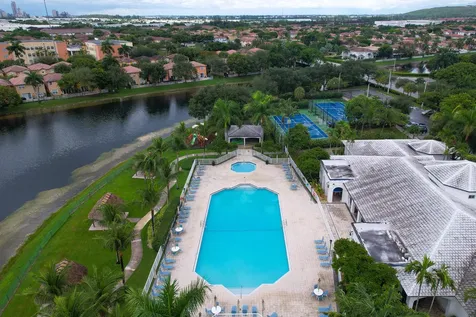 8022 Nw 114th Place Doral FL 33178