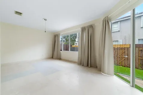 8022 Nw 114th Place Doral FL 33178