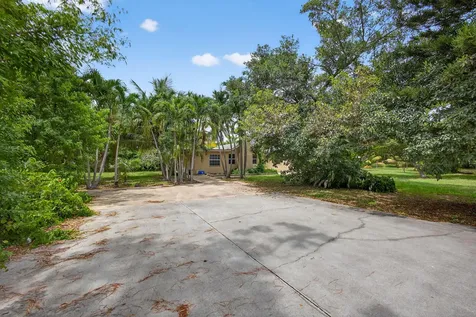 129 Fleming Avenue Greenacres FL 33463