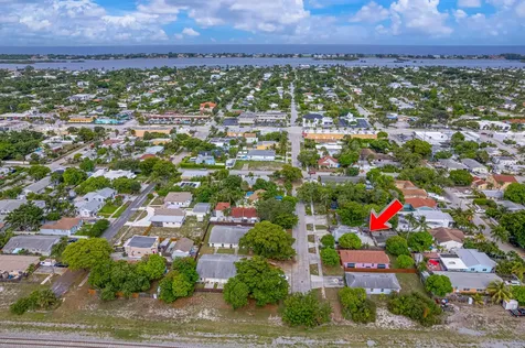 516 Nathan Hale Road West Palm Beach FL 33405
