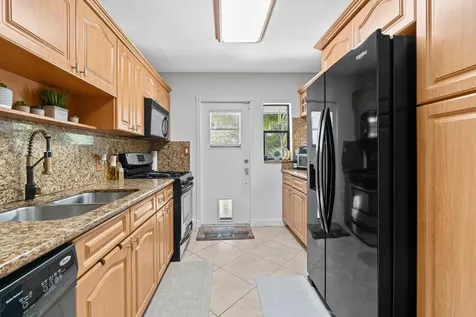 5511 Columbus Road West Palm Beach FL 33405