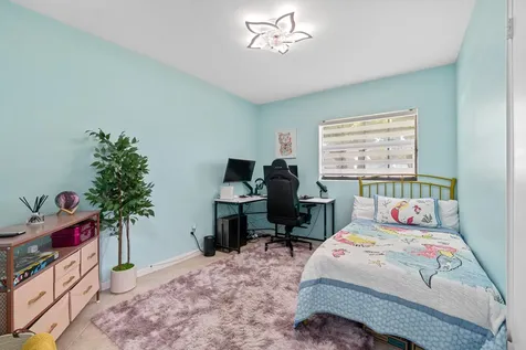 5511 Columbus Road West Palm Beach FL 33405