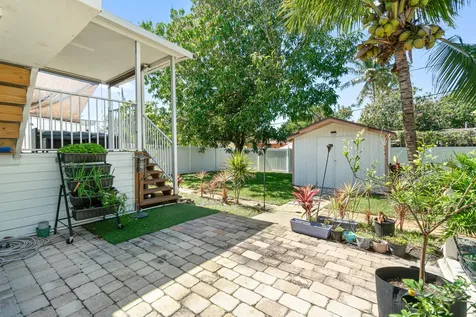 5511 Columbus Road West Palm Beach FL 33405