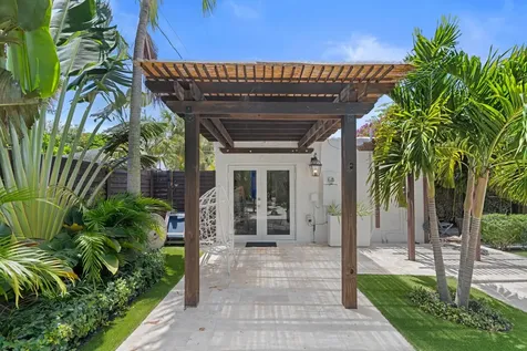 528 32nd Street West Palm Beach FL 33407