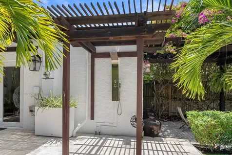 528 32nd Street West Palm Beach FL 33407