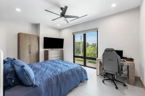 499 Ne 4th Street Boca Raton FL 33432