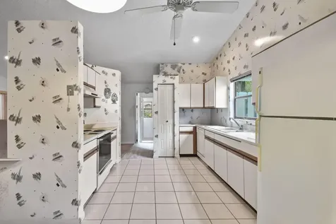 3180 Nw 6th Street Delray Beach FL 33445