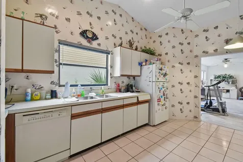 3180 Nw 6th Street Delray Beach FL 33445